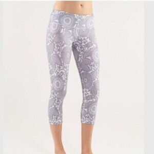 LULULEMON | Wunder Under Crop Leggings Floral White Grey 21" | Sz. 6